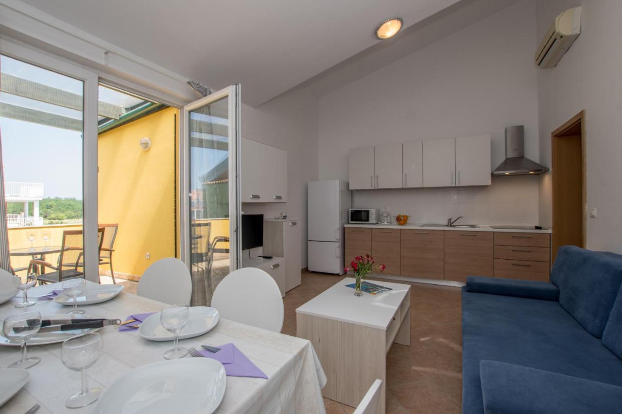 Villas Faro Bašanija Екстериор снимка