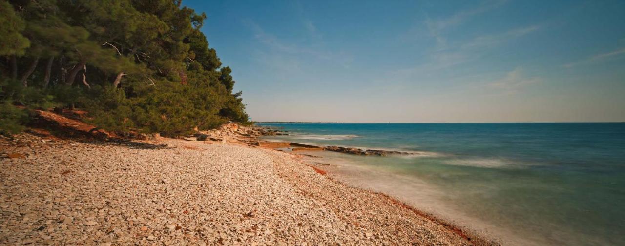 Villas Faro Bašanija Екстериор снимка