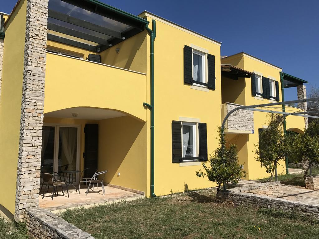 Villas Faro Bašanija Екстериор снимка
